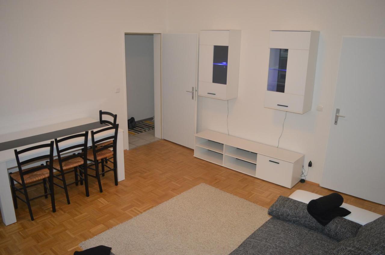 וינה Nette Altbauwohnung Nur 10 Min Von Der City מראה חיצוני תמונה