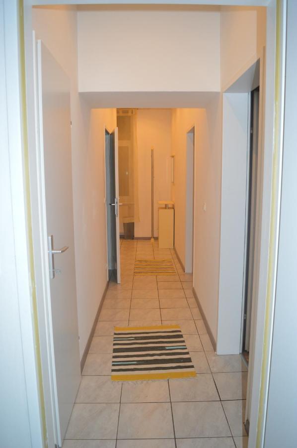 וינה Nette Altbauwohnung Nur 10 Min Von Der City מראה חיצוני תמונה